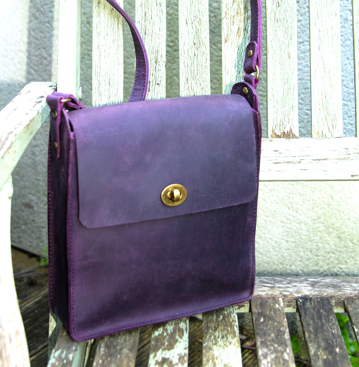 Flora Box crossbody bag in oiled cowhide