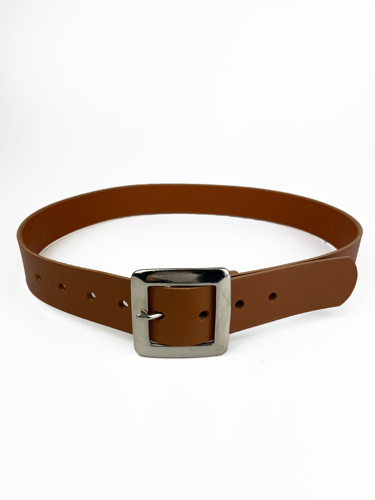 Saddlery hide belt in cognac