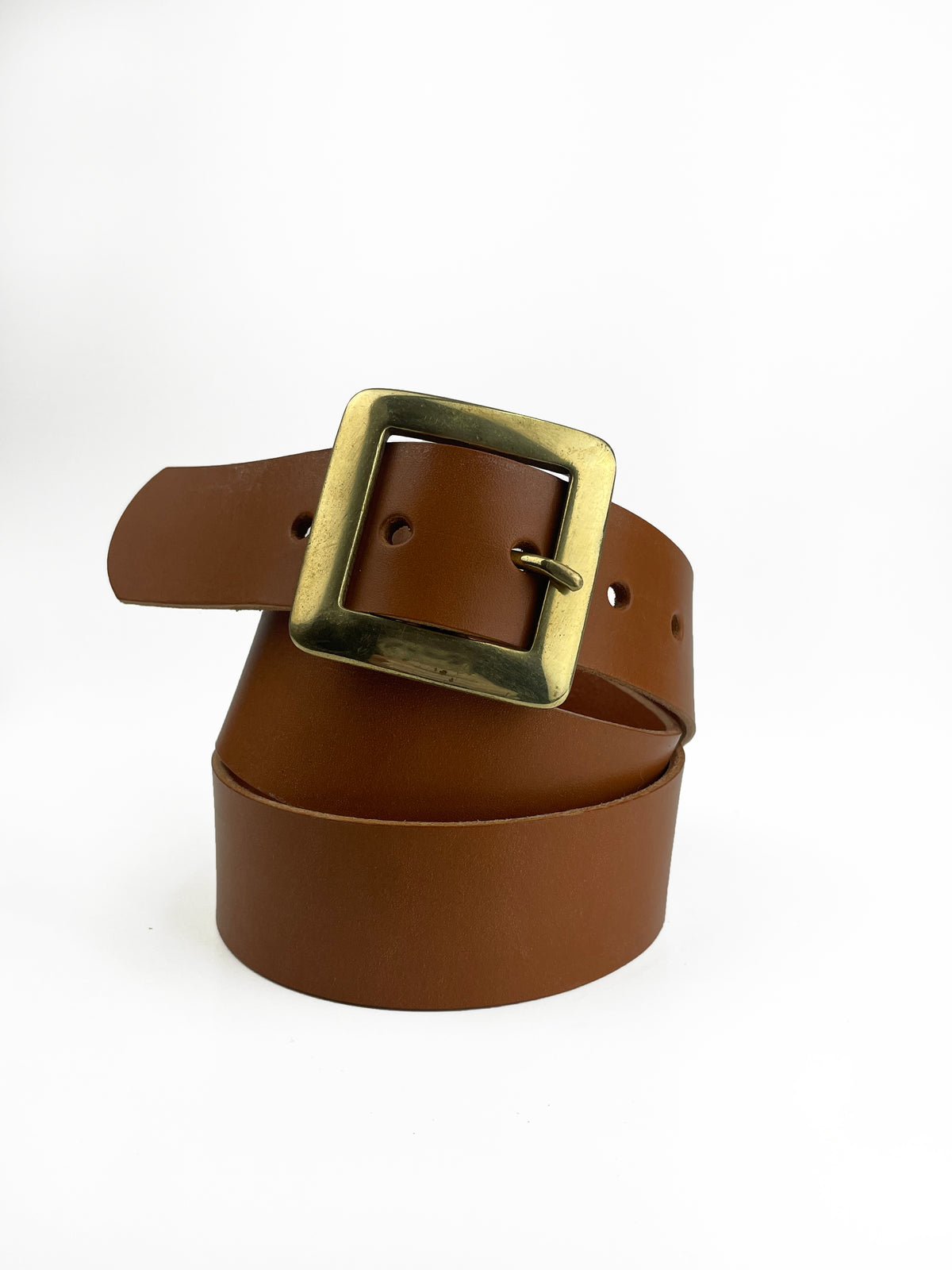 Saddlery hide belt in cognac