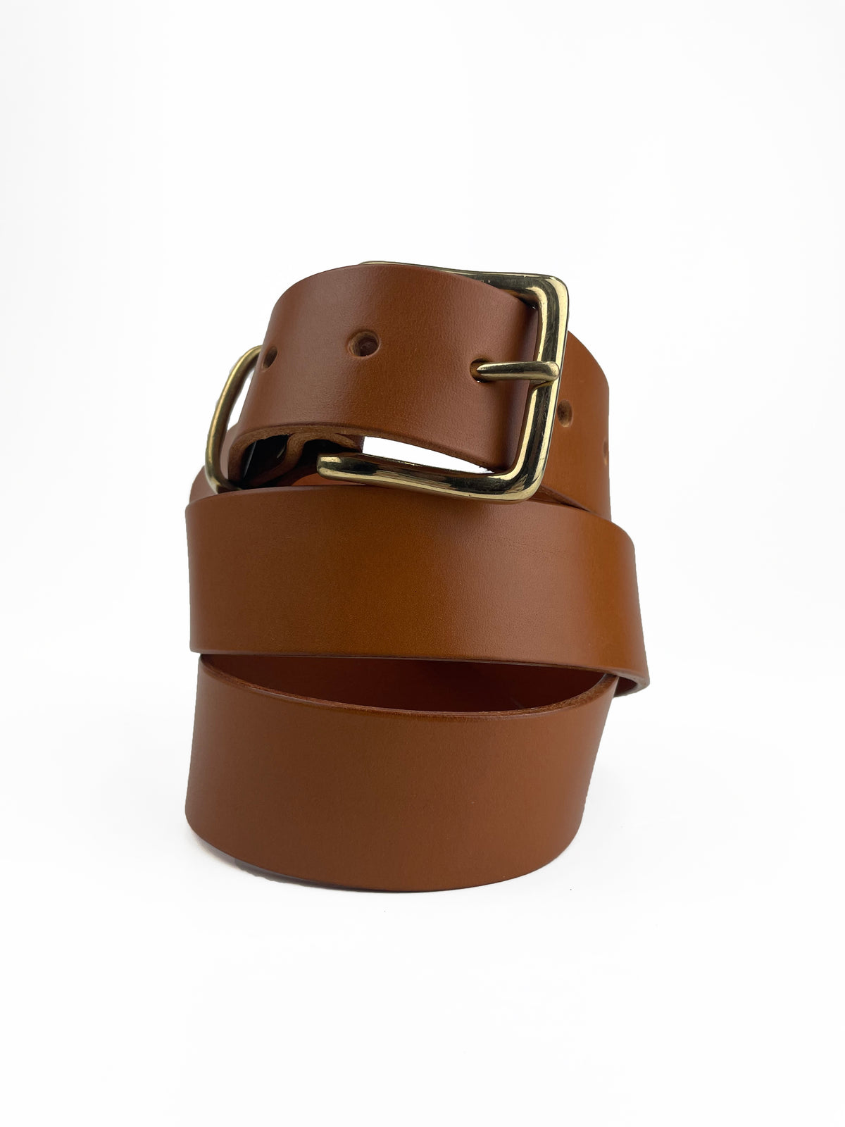 Belt in cognac saddlery hide with brass buckle and loop