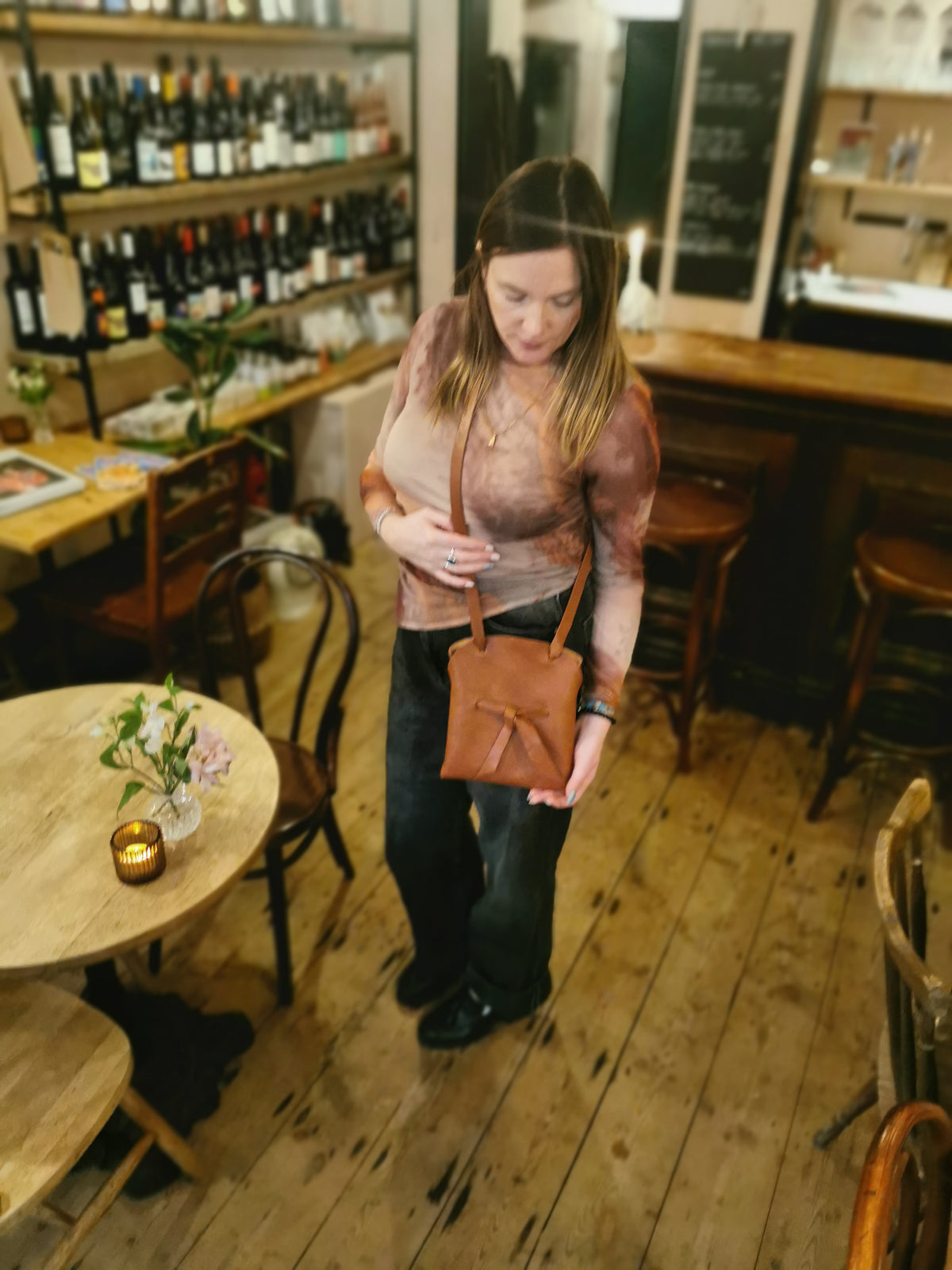 Slinger stitchless phone sling