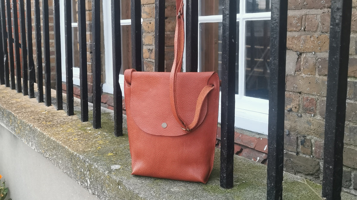 Bobbin Bag in tan vegetable tanned leather