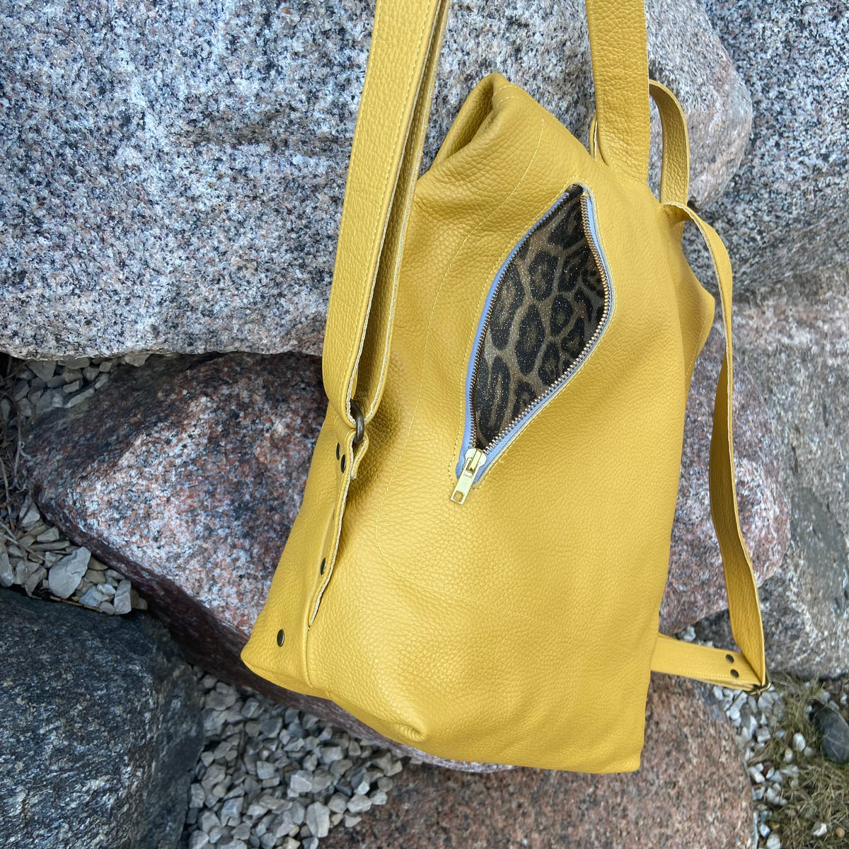 Nancy rucksack in yellow pebbled leather